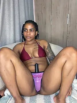 Milkypucy's Live XXX Chat