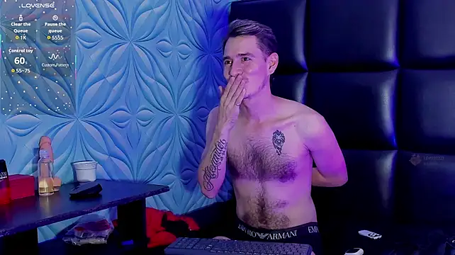 MikeSlav3's Live XXX Chat