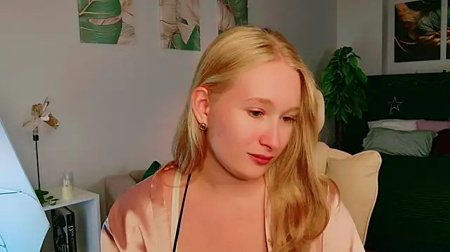 WhiteLilyy – Live XXX-chat