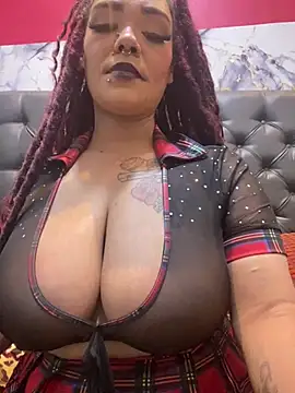 SEXYPRADAxx11 Live XXX Chat
