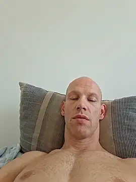 genaroo38n Live XXX chat