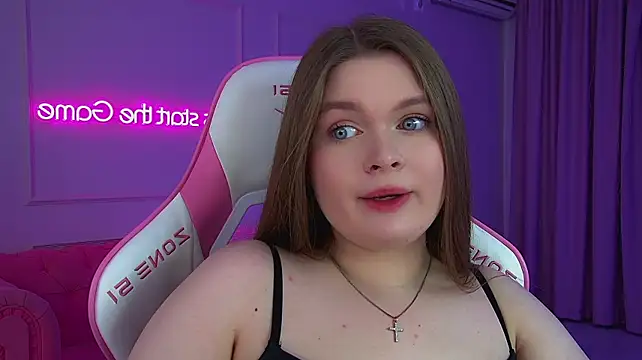 CrystalLyons' Live XXX Chat