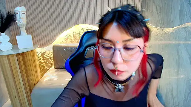 Chat XXX en directo de Ravenn_r