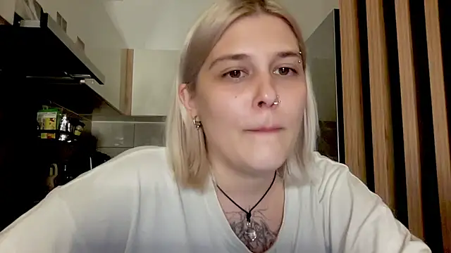 Chat +18 de Ella_Bloom ao vivo
