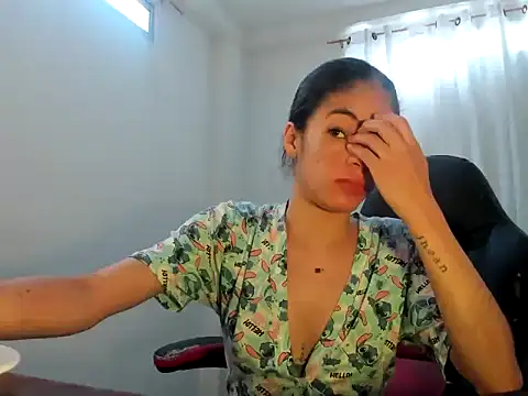 Chat XXX en directo de Akuchilove