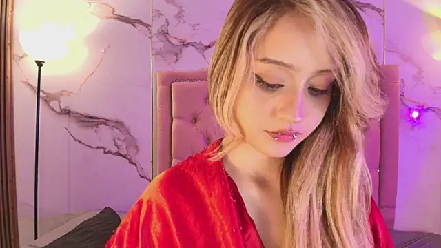 Suxan_White_'s Live Chat Room