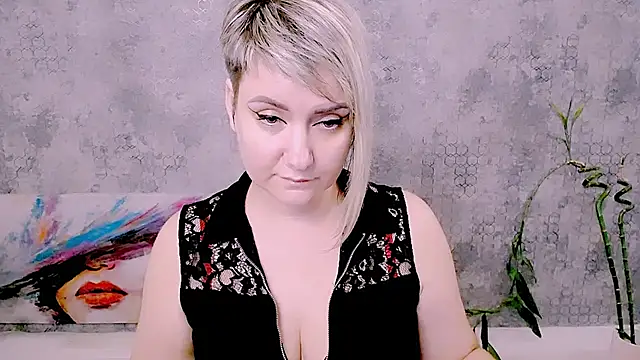Djullia's Live XXX Chat