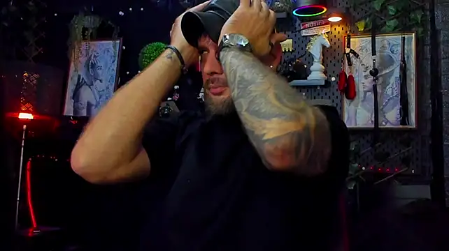 XXX chat uživo modela LexHardy