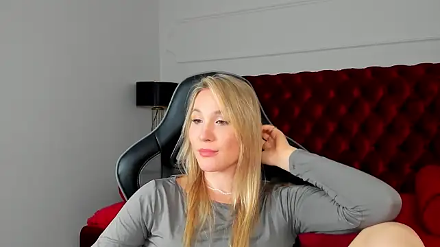 Živý XXX chat ElaraVoltage