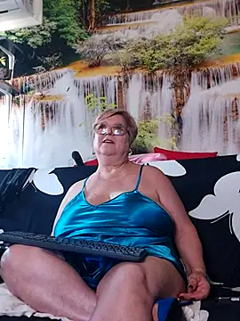 QueenPammy1 élő XXX-chatje