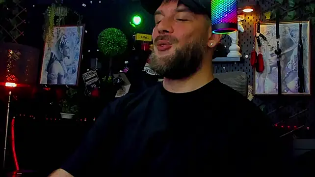 LexHardyのライブXXXチャット