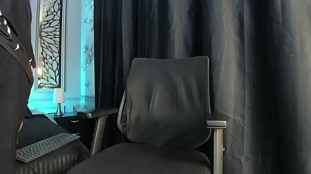 adrian_black86306 Webcam-Show