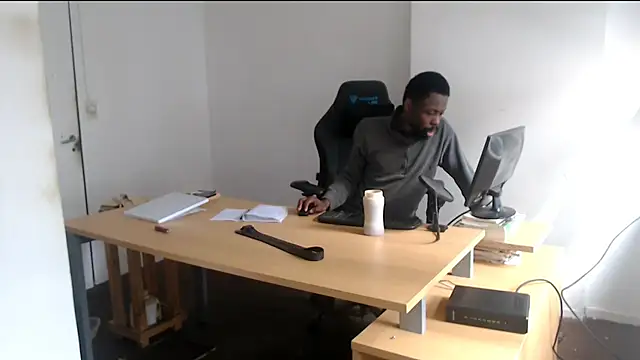XXX chat uživo modela Mastertopdome
