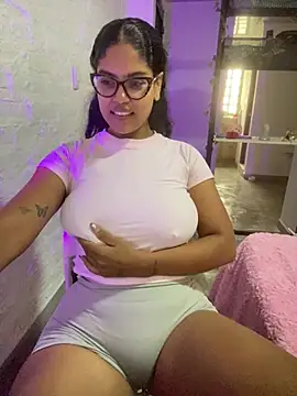 Chat XXX en directo de Kittybrown18