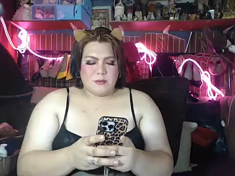 XXX chat uživo modela HotAsianAlbin19