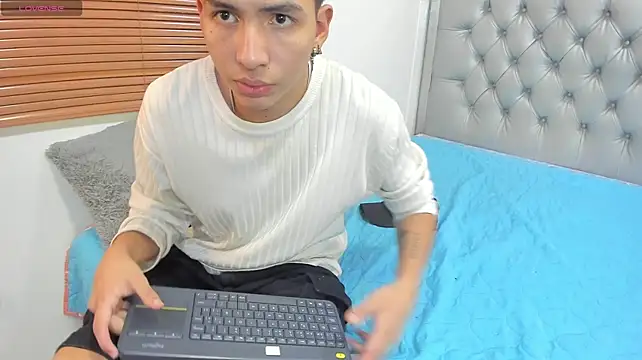 Czat XXX na żywo – Leo_Royce