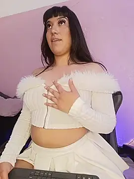 Chat XXX en directo de Emily_Roussee