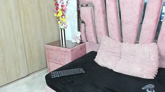 MaraKarly live XXX chat