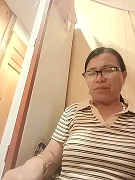 Chilly-wet live XXX chat