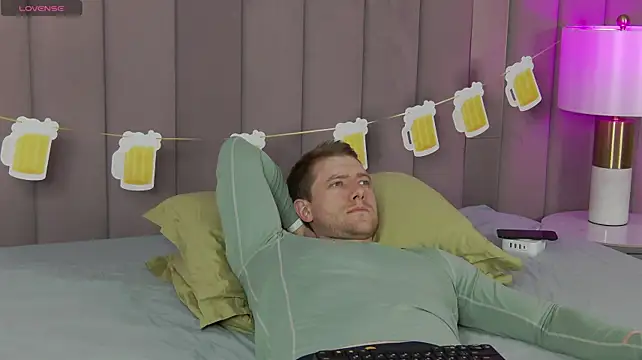 Chat XXX en directo de EthanPinkman