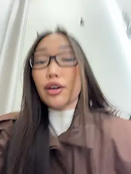 trytomakememoam Chat XXX in diretta