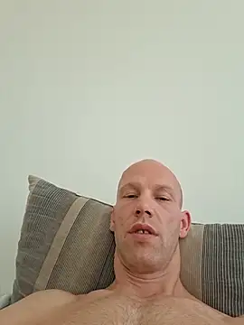 genaroo38's Live XXX Chat