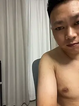 Chat +18 de YoYo_2315 ao vivo