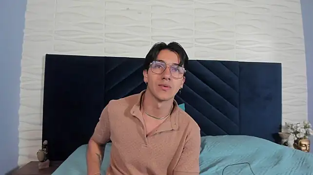 הופעת וובקאם של Andy_Joy_