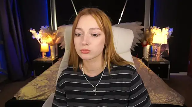 Živý XXX chat LizzaMoonn