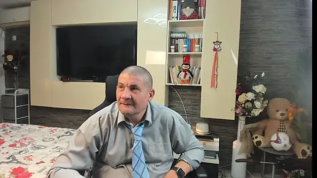 SpartacusDaddy48 Adlı Modelin Canlı XXX Sohbeti