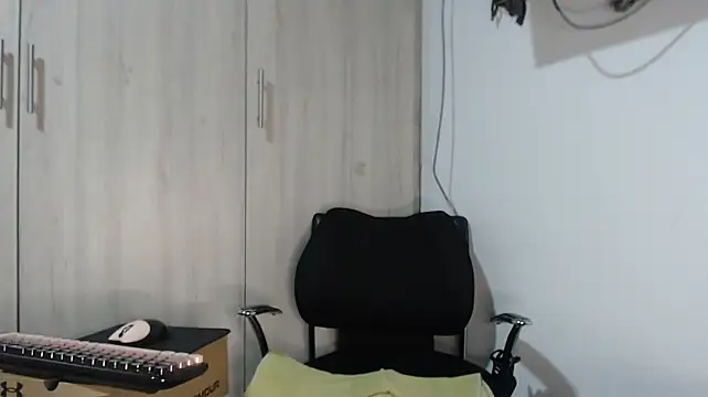 Czat XXX na żywo – khawit_1