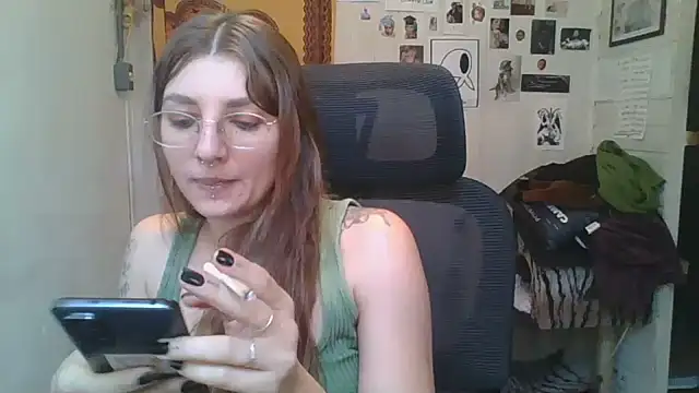 SweetyBabyDemon's Live XXX Chat