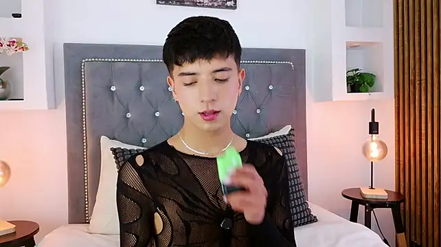 Онлайн чат XXX Keen_Nico