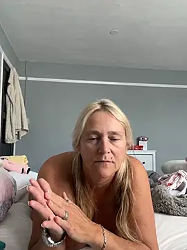 Chat XXX en directo de Blondnboujee53