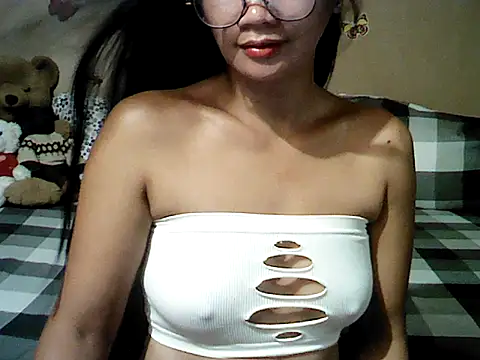 Chat XXX en directo de Mia_Rein