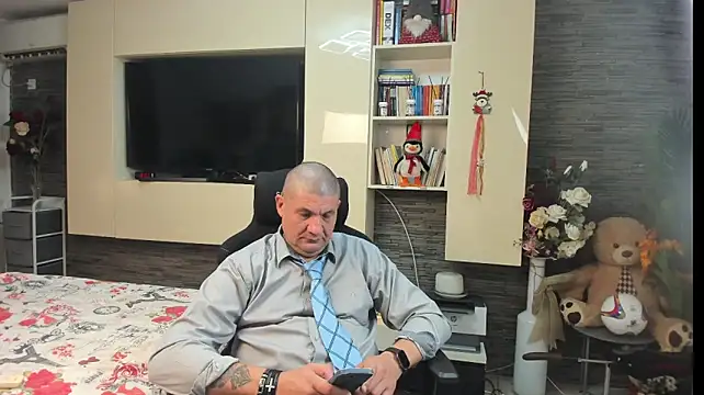 SpartacusDaddy48のライブXXXチャット