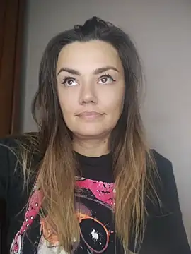 Chat +18 de KrissSexi ao vivo