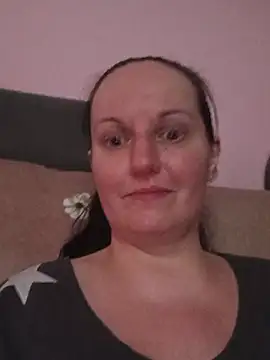 Chat XXX en directo de BustyLadyAlma