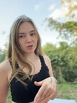 MilaMoone Live XXX-Chat
