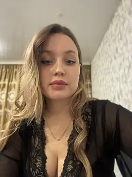 IvySugar Adlı Modelin Canlı XXX Sohbeti