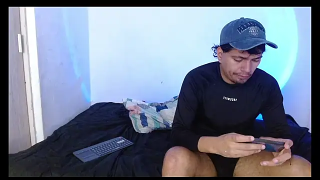 הופעת וובקאם של Duolatinhot69