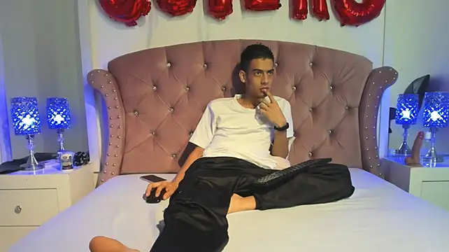 Axel_Collin7 live XXX chat