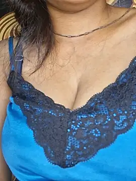 Chat XXX en directo de Charu_0