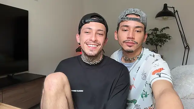 Chat XXX en directo de Noah_and_Steven