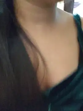 Chat XXX en directo de Roshni_98