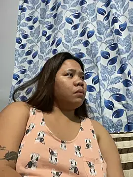 Chat XXX en directo de -CLARAMommy-