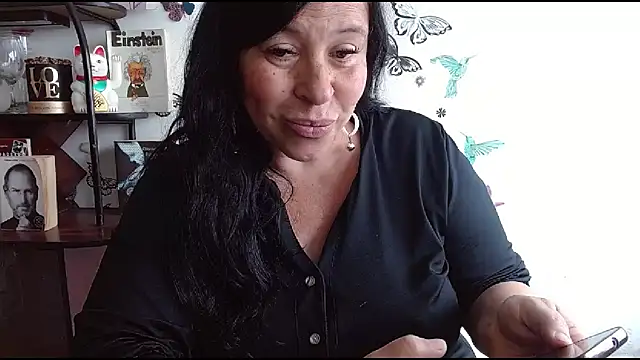LauraMallioniのライブXXXチャット