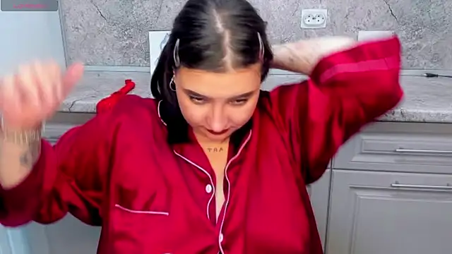 NikkiSummer Chat XXX in diretta