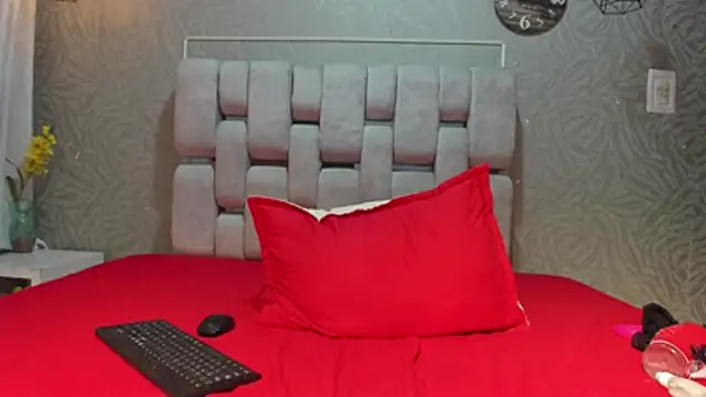 Chat XXX en directo de Doll-Star