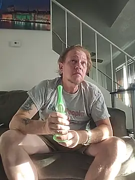 yourMasterisBored live XXX chat